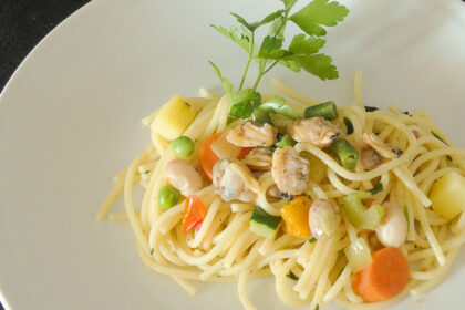 spaghetti alle vongole per 4 persone con verdure del minestrone
