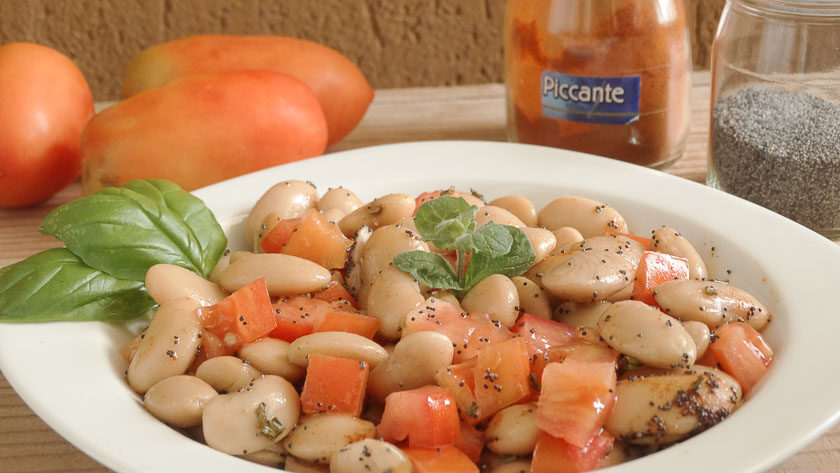 insalata di pomodori e fagioli