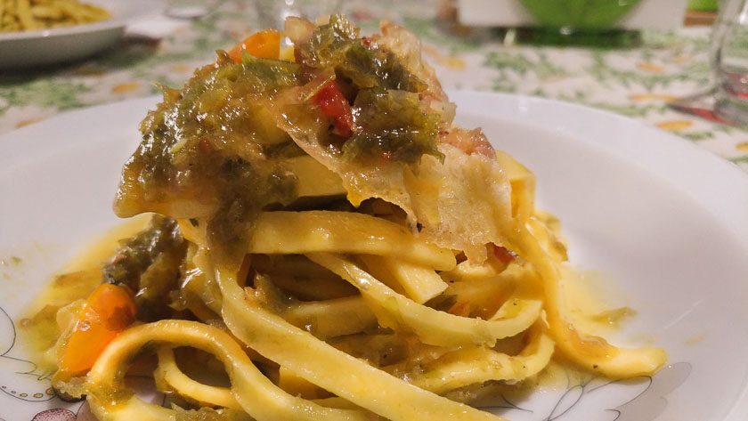 pasta alle alghe e pancetta