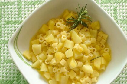 come fare pasta e patate con curcuma e peperoncino