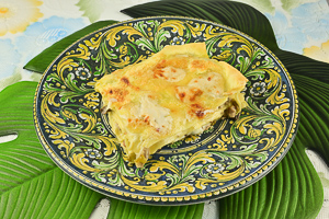 Lasagna bianca con piselli, funghi e besciamella