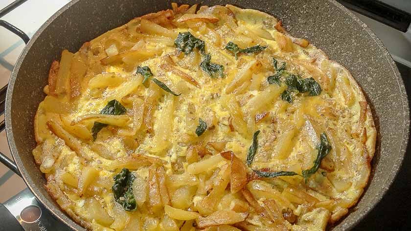 ricetta frittata di patate fritte per 4 persone