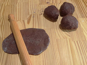 stendere impasto con mattarello