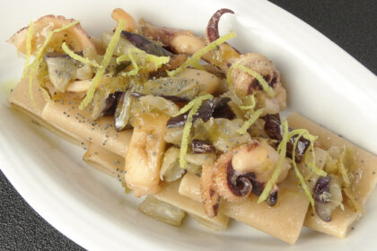 Paccheri in bianco con seppie e melanzane