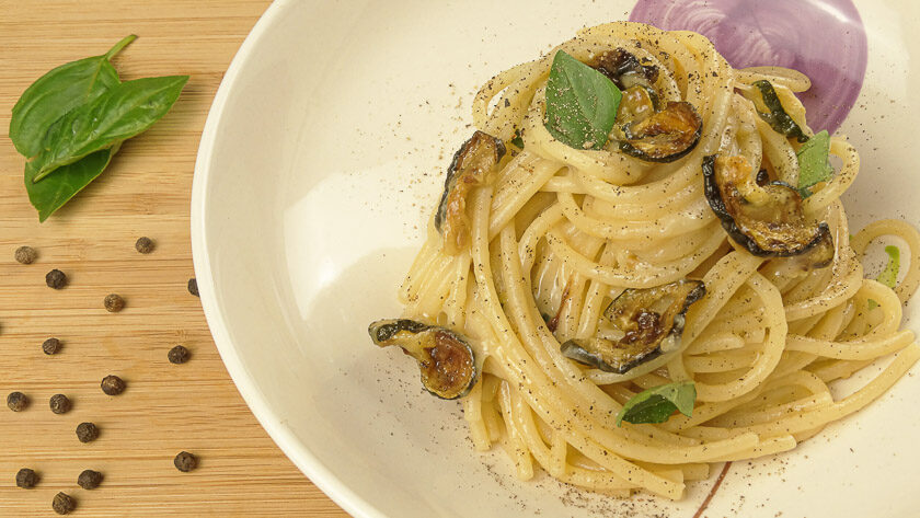 spaghetti alla nerano zucchine e provolone