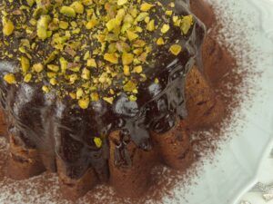 torta morbida senza farina alle nocciole e cacao