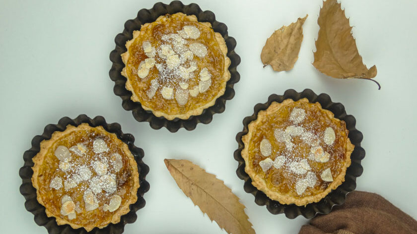 crostata con marmellata di fichi e mandorle