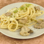 SCIALATIELLI CON FUNGHI PORCINI E PROVOLONE DEL MONACO