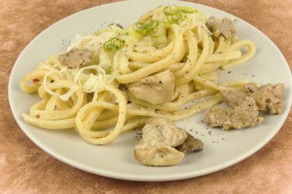 SCIALATIELLI CON FUNGHI PORCINI E PROVOLONE DEL MONACO