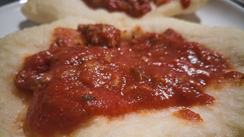 montanare fritte o pizza fritta napoletana