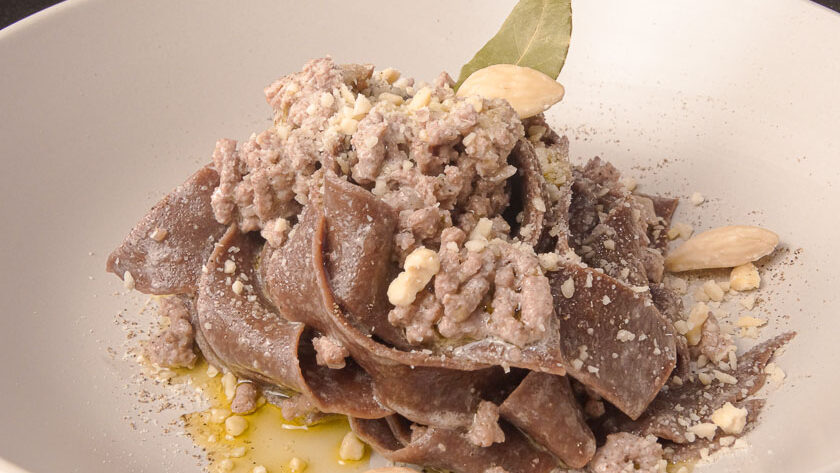 ragù di carne al vino rosso taurasi