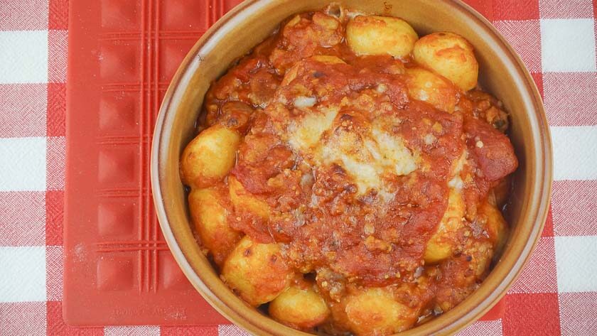 Gnocchi di patate alla sorrentina in tegamino