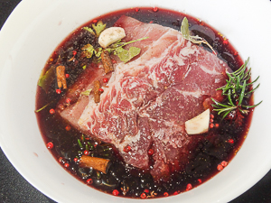 macerare la carne nel vino