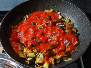 melanzane e salsa di pomodoro
