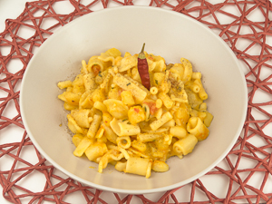 pasta e patate con provola filante ricetta