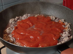 preparazione ragù per timballo