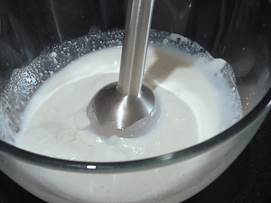ricotta frullata con sciroppo di zucchero