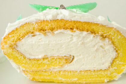 come fare rotolo dolce con panna e mascarpone