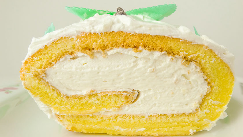 come fare rotolo dolce con panna e mascarpone