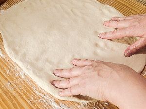 lavorare l'impasto a mano