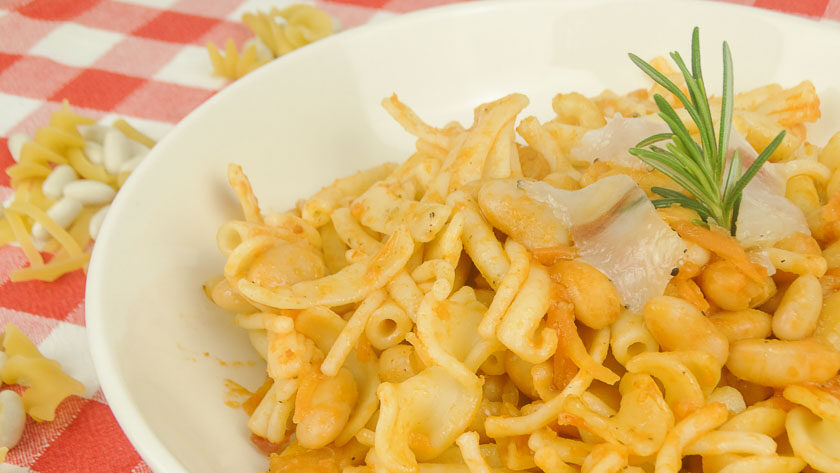 pasta e ceci con pancetta