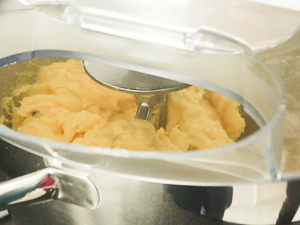 schiacciare patate con planetaria
