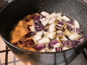 melanzane viola striate fritte