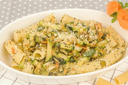 ricetta pasta zucchine e carote a la julienne