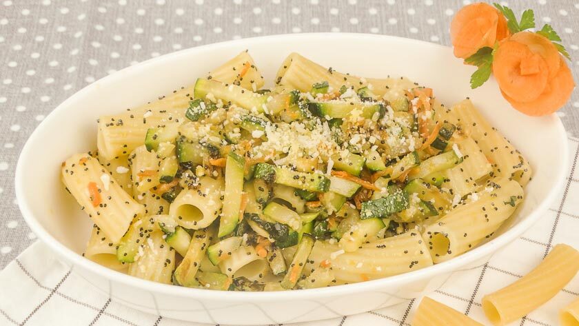 ricetta pasta zucchine e carote a la julienne