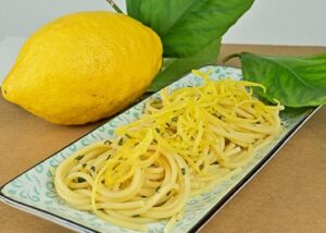 spaghetti al limone ricetta della costiera amalfitana