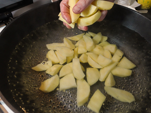 bollire patate in padella
