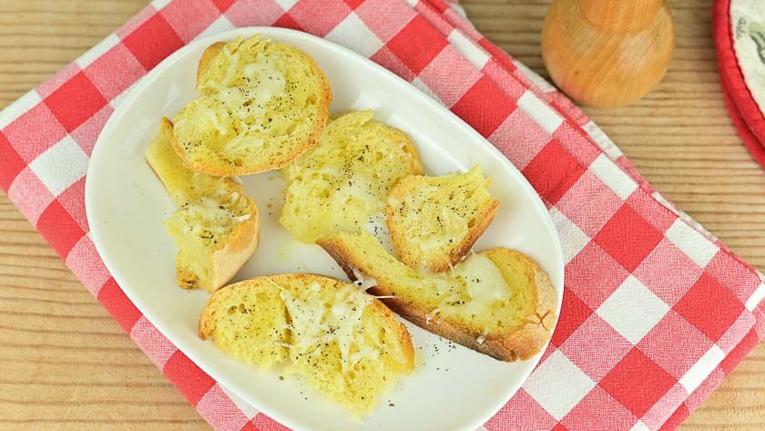 bruschetta con caciocavallo