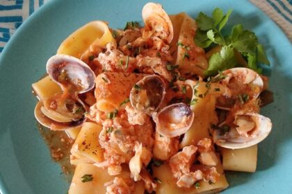 Calamarata con ragù di gallinella e lupini