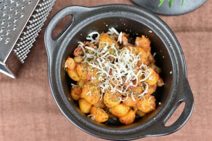 Gnocchi con fagioli cannellini e ricotta di capra