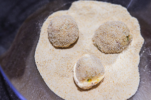 impanare le polpette di zucca