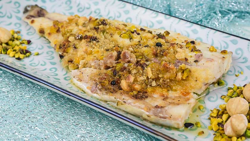 Ricetta orata al forno con granella di pistacchi e nocciole