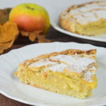 , crostata con crema pasticcera e mele