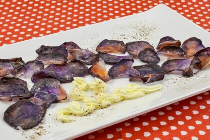 chips di patate viola al forno croccanti