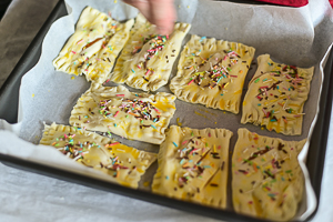 decorare i fagottini di pasta sfoglia