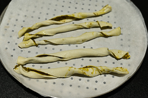 infornare i grissini di pasta brisee