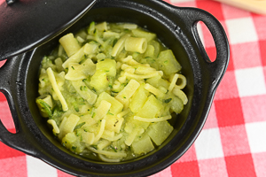 ricetta pasta e patate con zucchine