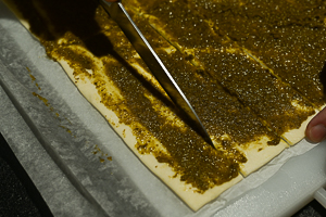 strisce di pasta brisee per i grissini