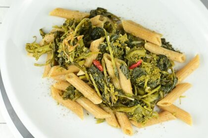 Pasta integrale con friarielli napoletani