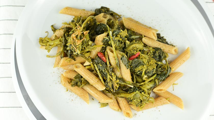 Pasta integrale con friarielli napoletani