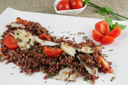 riso rosso con filetti di platessa