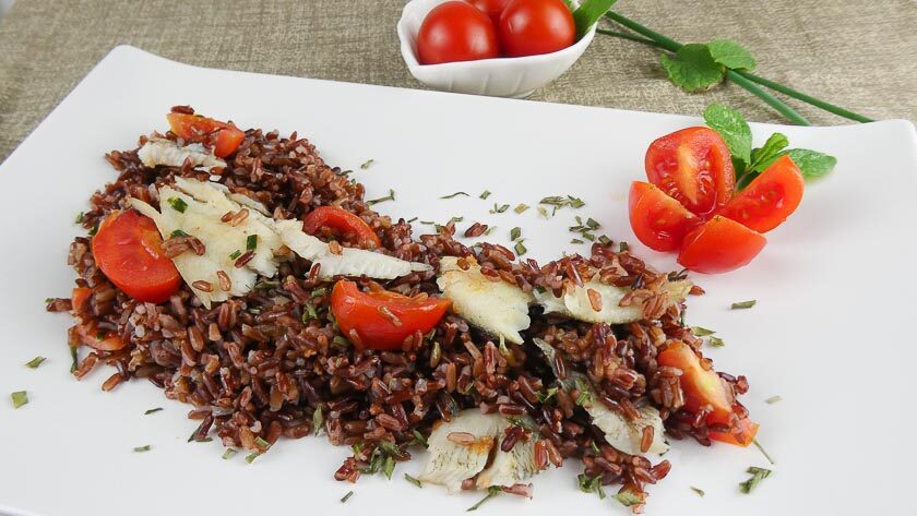riso rosso con filetti di platessa