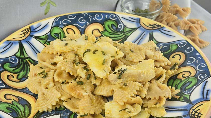 Pasta integrale con baccalà e datterino giallo