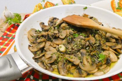 funghi champignon trifolati in padella