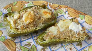 Peperoni verdi imbottiti senza uova al forno