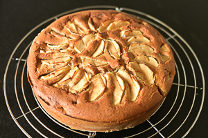 lasciar raffreddare la torta di mele